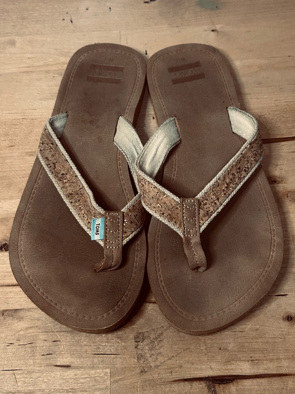 Tom’s Women’s Tan Cork Flip Flop Thongs Sandals Size 8